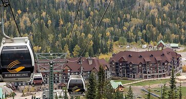 Glacier Mountaineer Lodge
