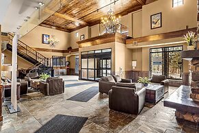 Glacier Mountaineer Lodge