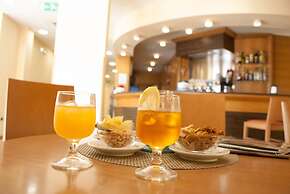 City Hotel