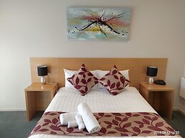 The Coachman Motel & Units