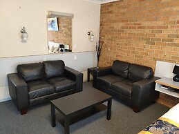 The Coachman Motel & Units