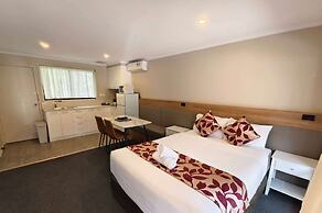 The Coachman Motel & Units