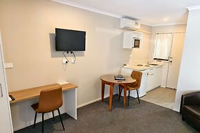 The Coachman Motel & Units