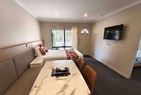 The Coachman Motel & Units