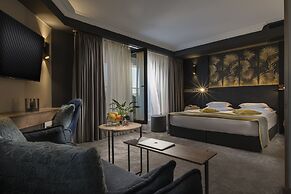 Rosslyn Thracia Hotel