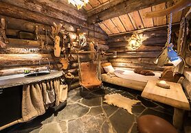Engholm Husky Design Lodge
