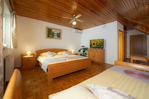 Rooms & Apartments Pr Matjon