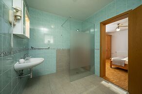 Rooms & Apartments Pr Matjon