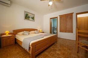 Rooms & Apartments Pr Matjon