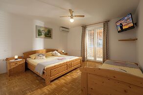 Rooms & Apartments Pr Matjon