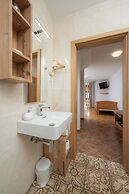 Rooms & Apartments Pr Matjon
