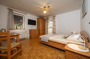 Rooms & Apartments Pr Matjon