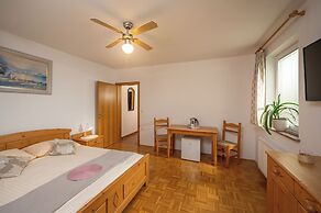 Rooms & Apartments Pr Matjon