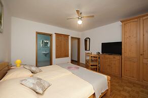 Rooms & Apartments Pr Matjon