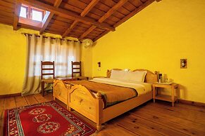 Chevron Eco Lodge