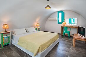 Nissia Beach Apartments and Suites