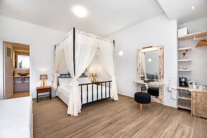 Hotel Thira
