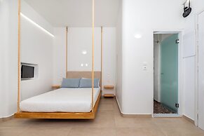 Hotel Thira