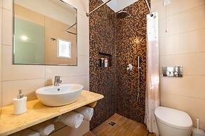 Hotel Thira
