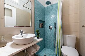 Hotel Thira