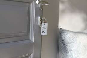 Hotel Thira