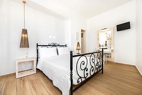 Hotel Thira