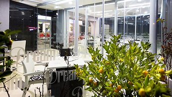 Dream Hotel