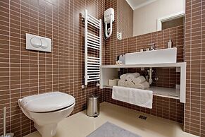 Dream Hotel