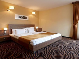 Sándor Hotel