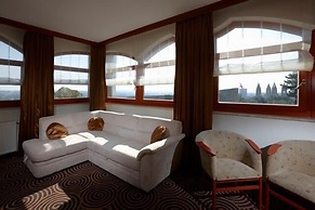 Sándor Hotel