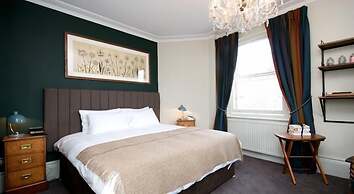 Kew Gardens Hotel