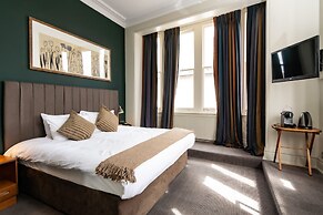 Kew Gardens Hotel