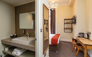 Kew Gardens Hotel