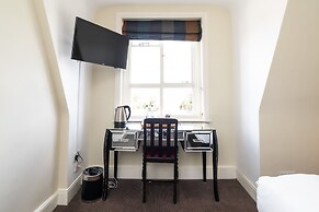 Kew Gardens Hotel