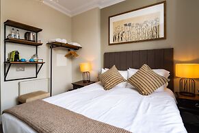 Kew Gardens Hotel