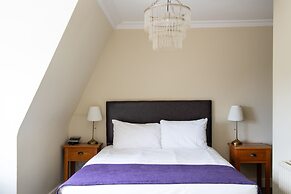 Kew Gardens Hotel