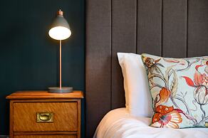 Kew Gardens Hotel