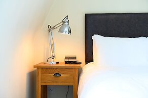 Kew Gardens Hotel