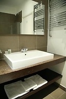 Kew Gardens Hotel