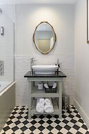 Kew Gardens Hotel