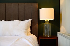 Kew Gardens Hotel