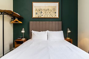 Kew Gardens Hotel