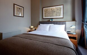 Kew Gardens Hotel