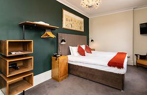 Kew Gardens Hotel