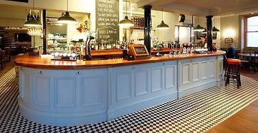 Kew Gardens Hotel