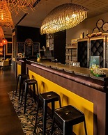 Safari Hotel