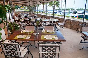 Hotel Martinis Marchi