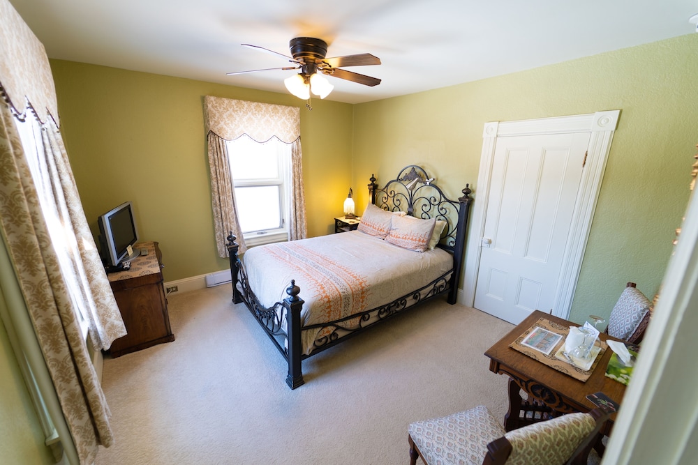 The Maple Inn B&B