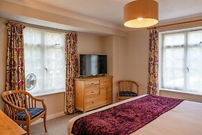 The Avon Causeway Hotel