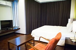 Baan Silom Soi 3